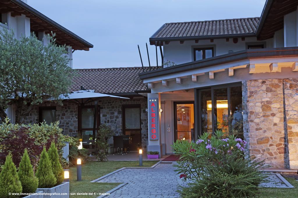 Albergo Ai Sapori ซานดาเนียลเล เดล ฟรีอูลี ภายนอก รูปภาพ