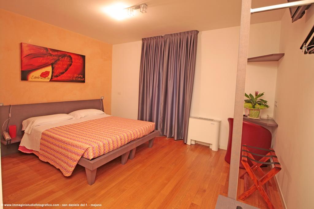 Albergo Ai Sapori ซานดาเนียลเล เดล ฟรีอูลี ภายนอก รูปภาพ